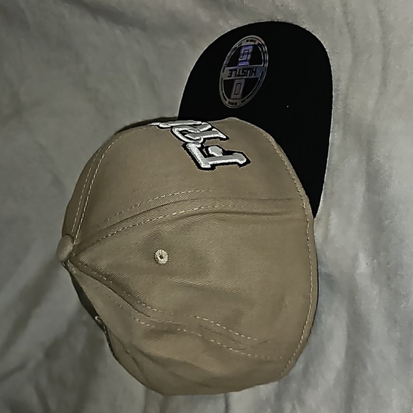 Hustle Khaki Adjustable Strap Black Flat Front Brim White Embroided Fresh Cap - Picture 4 of 10